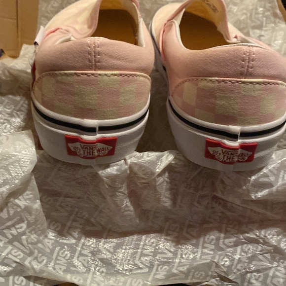 VANS - Picture 4 of 7